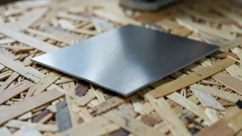 czy można kłaść blachę bezpośrednio na płytę osb