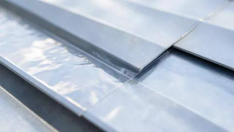 folia bezpośrednio pod blachę